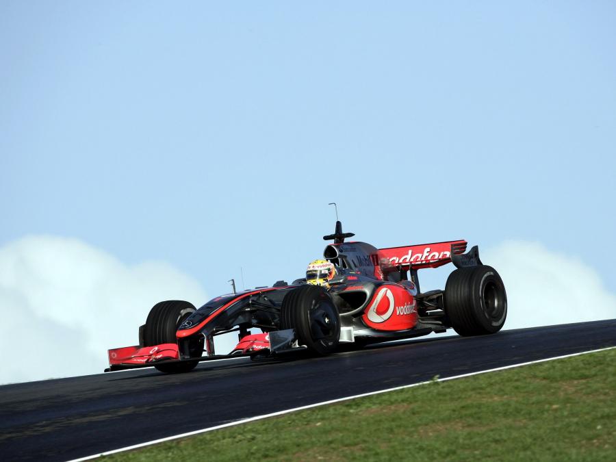  McLaren Mercedes-Benz MP4-24 2009 года  (фото 11 из 16)